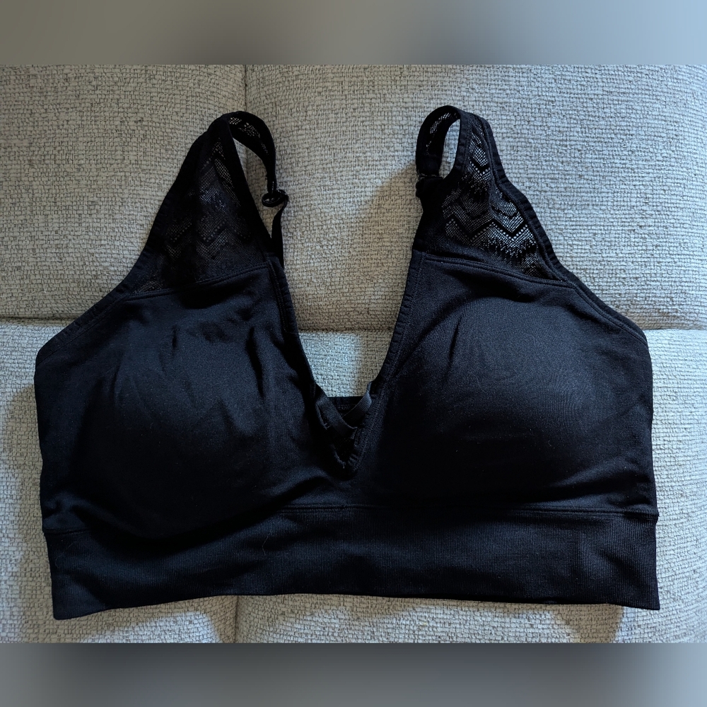 Black bralette (plus size)